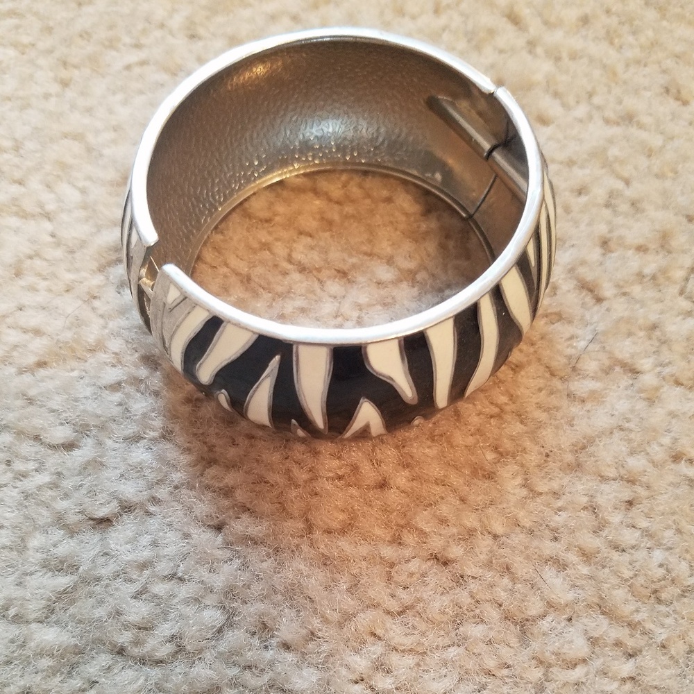 Metal Bangle - Picture 2 of 3